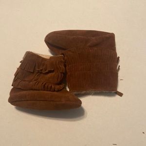 Baby moccasin boots- brown